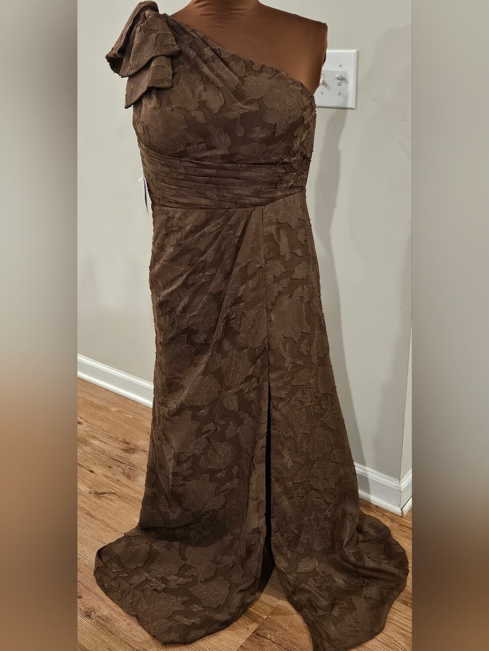 One-Shoulder Brown Floral Jacquard Evening Dress (See Description) - Picture 2 of 11